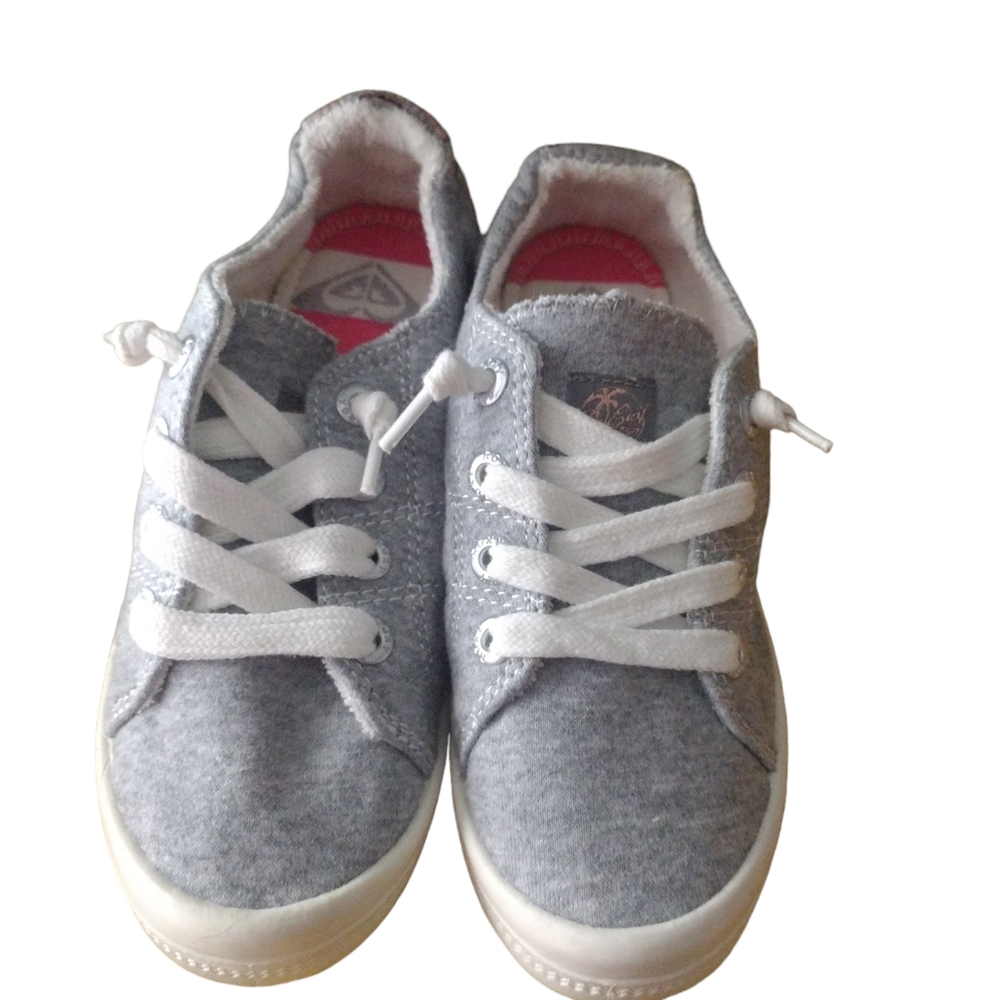 New kids  Roxy shoes